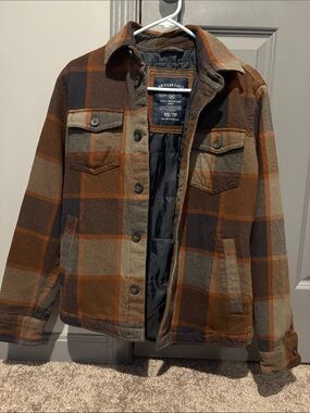 American Eagle Outfitters Men’s Brown & Tan Plaid Quilted-Lined Shirt Jacket